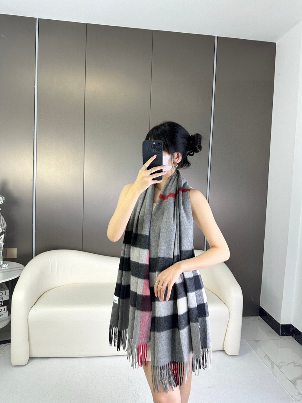 Burberry Shawl - Picture 3 of 7